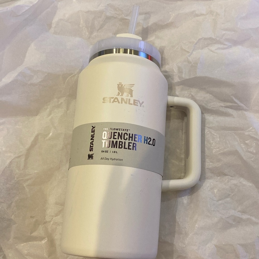 Stanley Quencher H2.0 Tumbler 64oz 1.9L